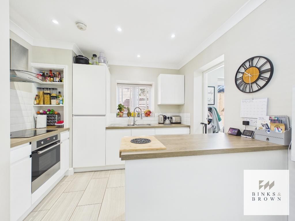 Property photo 3 of 18 Photo 3