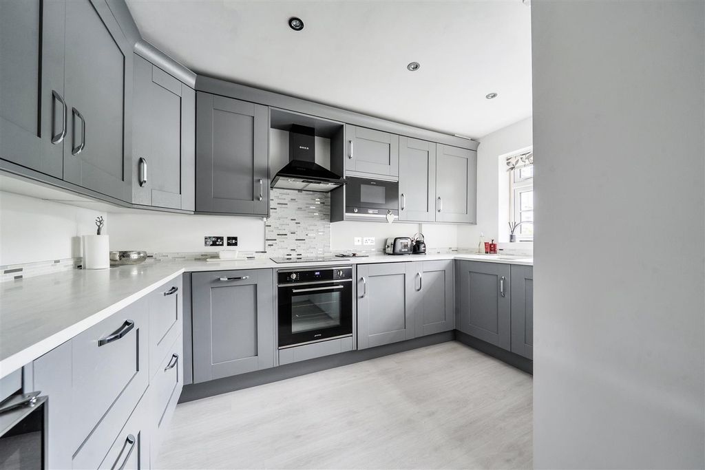 Property photo 3 of 18 1459552-18-6A05De56c7908.Jpg
