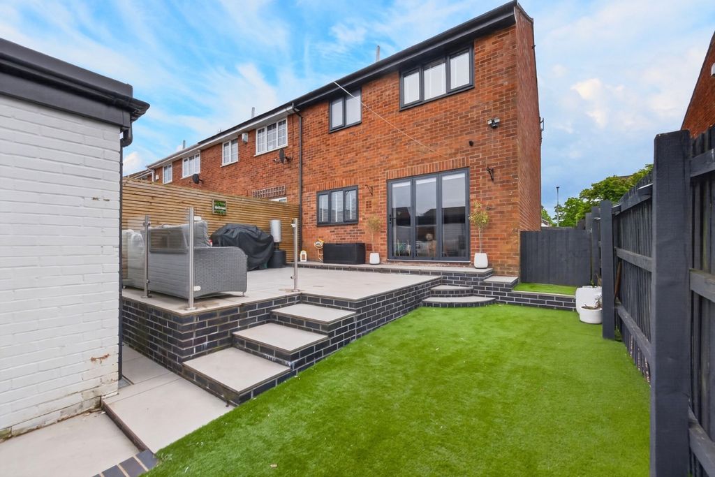 Property photo 1 of 25 5570232