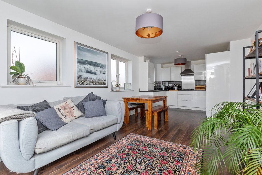 Property photo 2 of 11 4139616