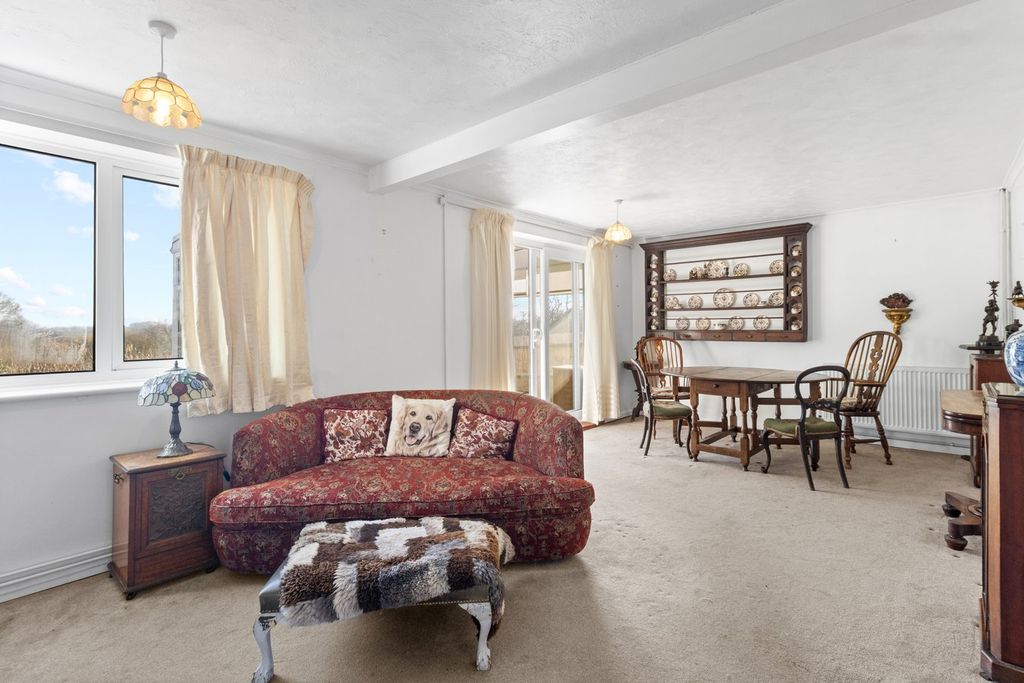 Property photo 2 of 34