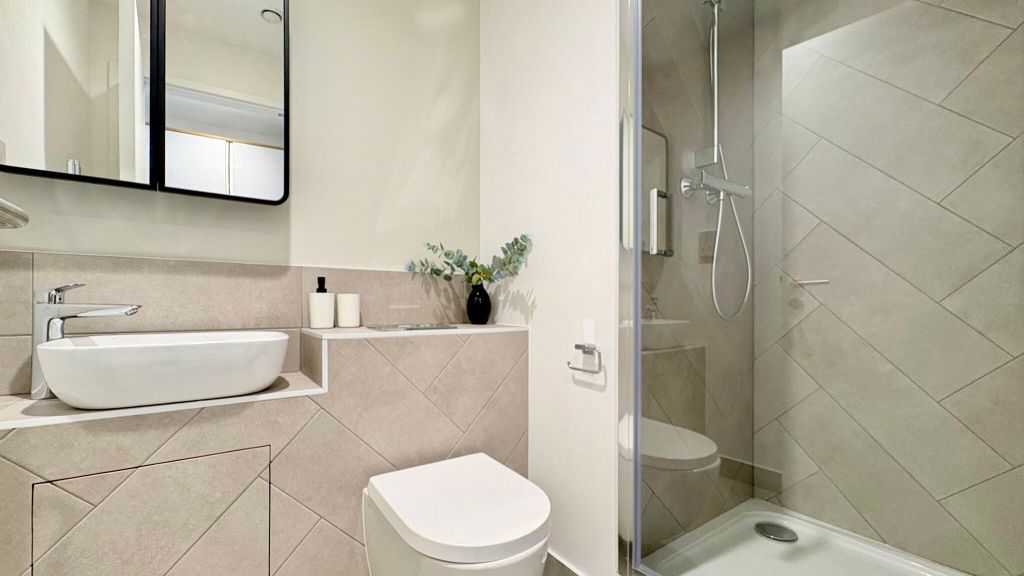 Property photo 2 of 13 Bathroom