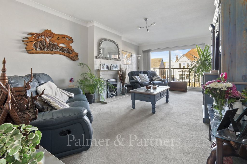 Property photo 2 of 12 Living Room