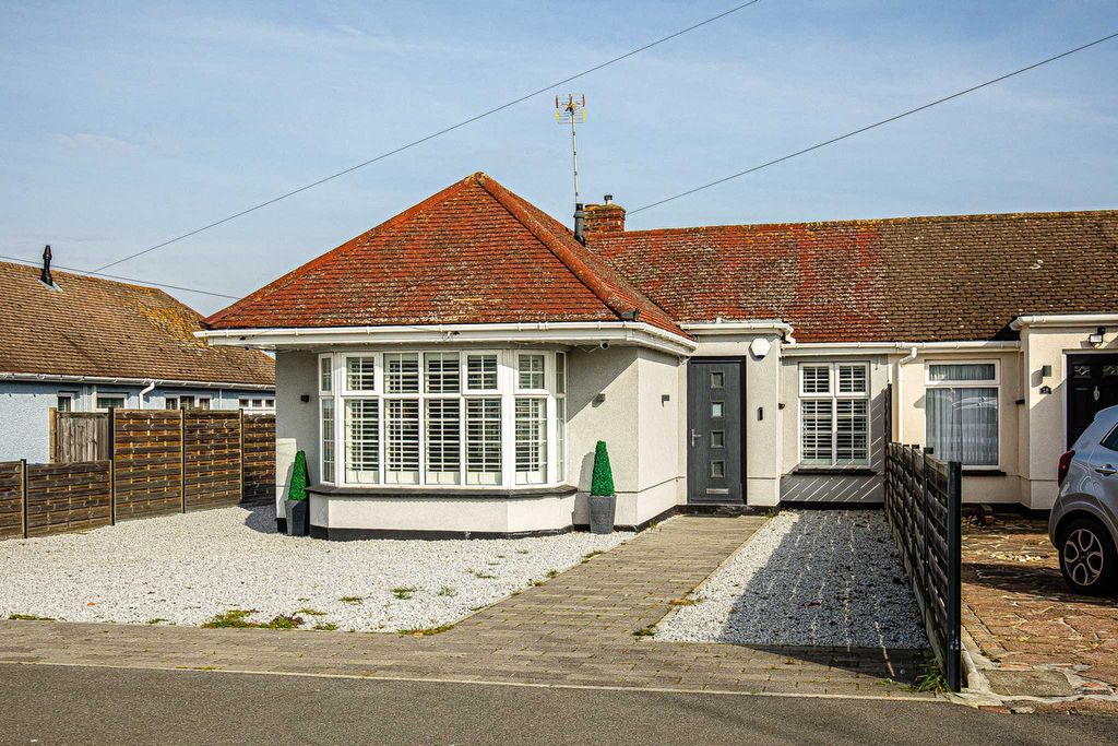Property photo 2 of 31
