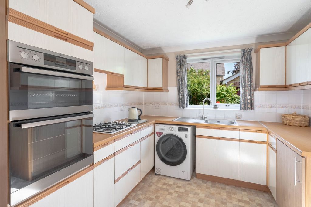 Property photo 3 of 14