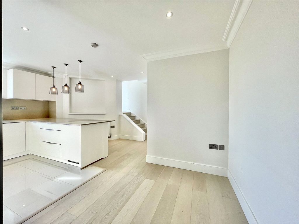 Property photo 2 of 17 Picture No. 52