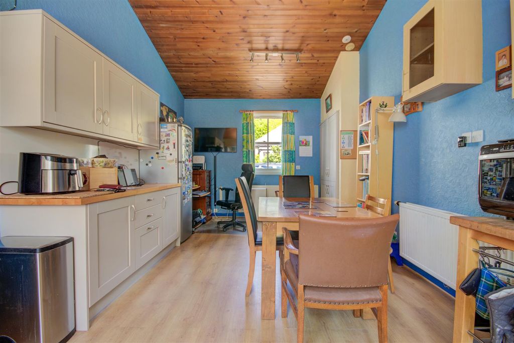 Property photo 3 of 18 Kitchen/Diner