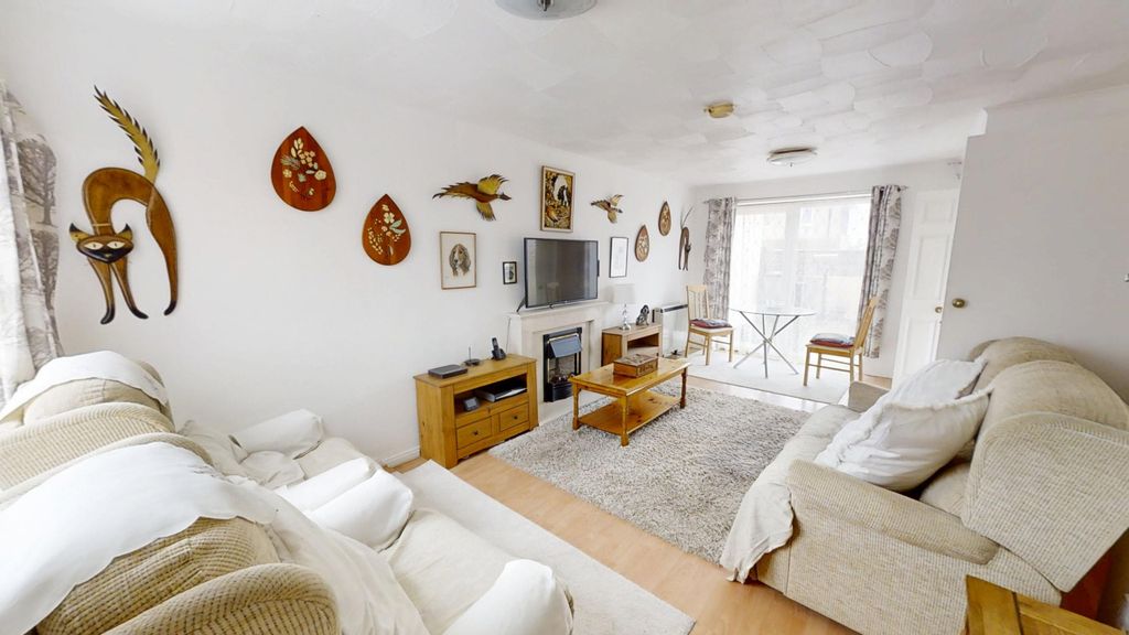 Property photo 2 of 12 Croft-Road-Portland-Dorset-UK-06032025_142906