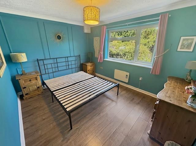 Property photo 1 of 8 Bedroom.Jpg