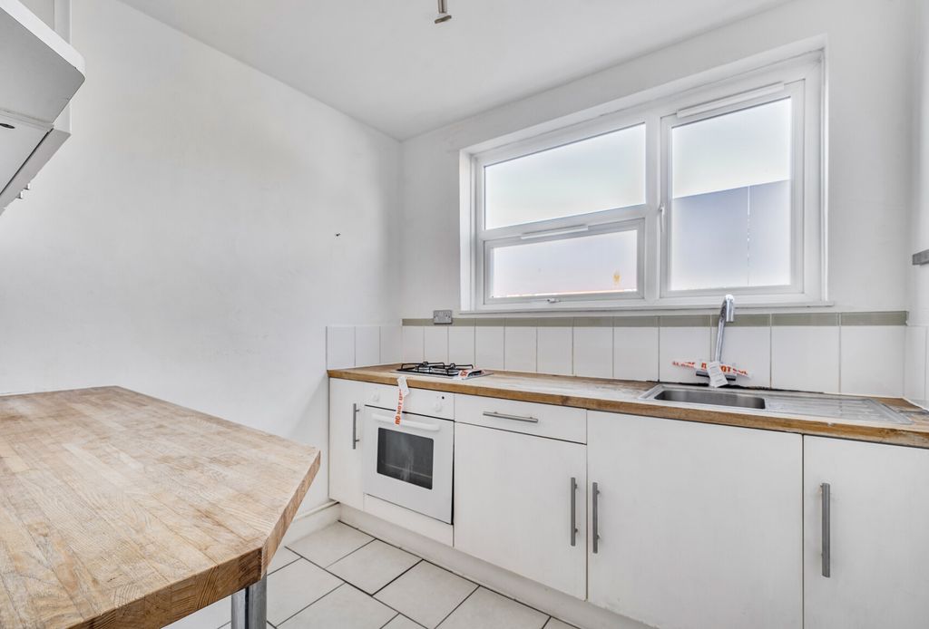 Property photo 2 of 9 1356357-5-68c92Ea...