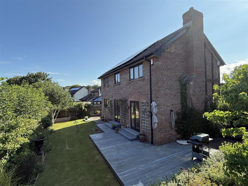 Property photo 1 of 13 C268C3Ac-79Ec-4217-9B93-09299E8D2A01.Jpg