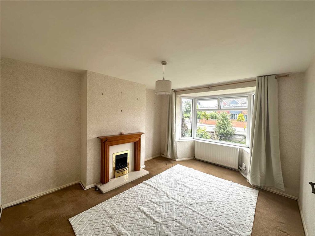 Property photo 3 of 17 Light And Airy Entrance Hall: