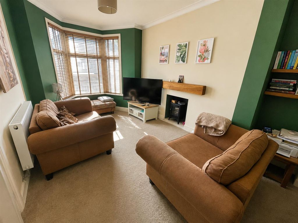 Property photo 2 of 26