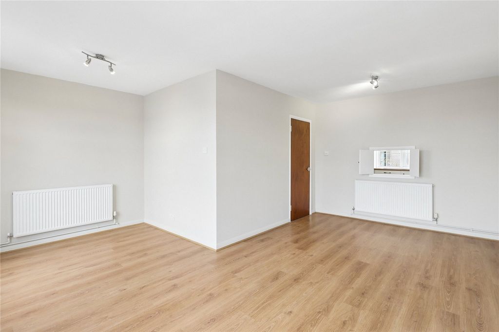 Property photo 3 of 10 Reception/Dining