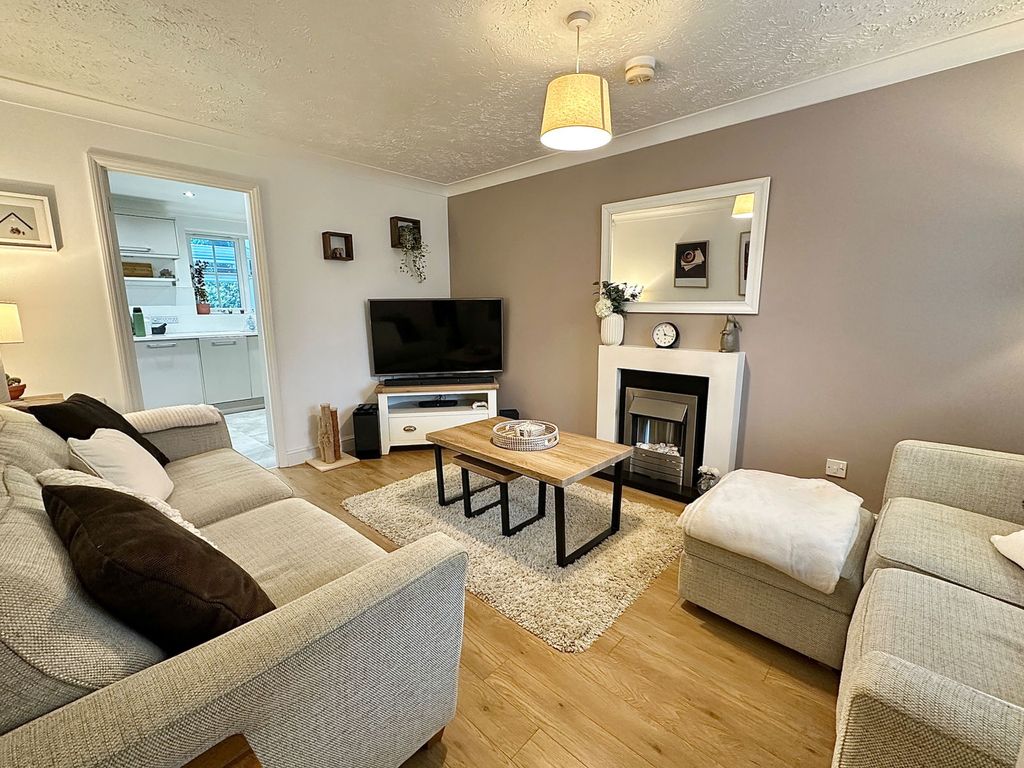Property photo 2 of 21