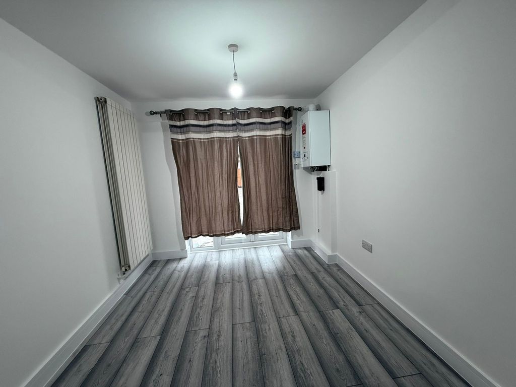 Property photo 3 of 10 Gallery