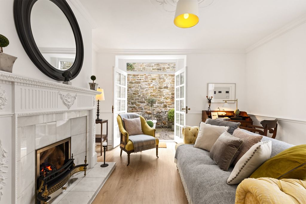 Property photo 2 of 40