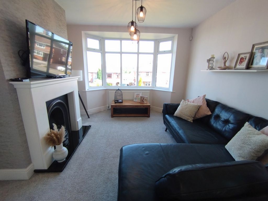 Property photo 2 of 27
