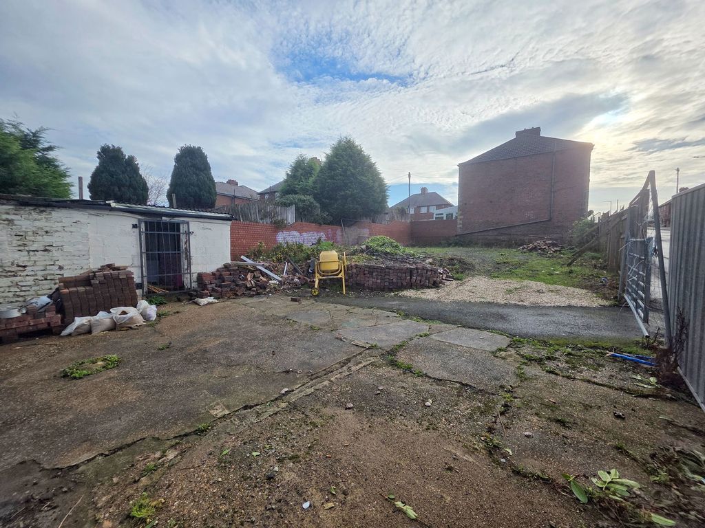 Property photo 3 of 7