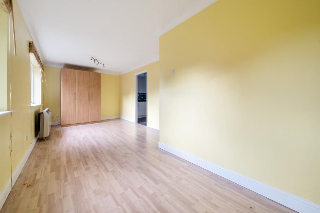 Property photo 2 of 10 Reception/Bedroom