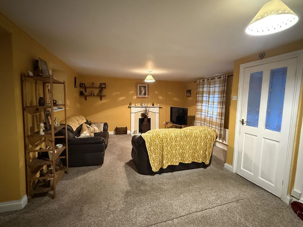 Property photo 2 of 13 Amelia9373Img8420-Jvzjukq5Gno3Qtvm.Jpg