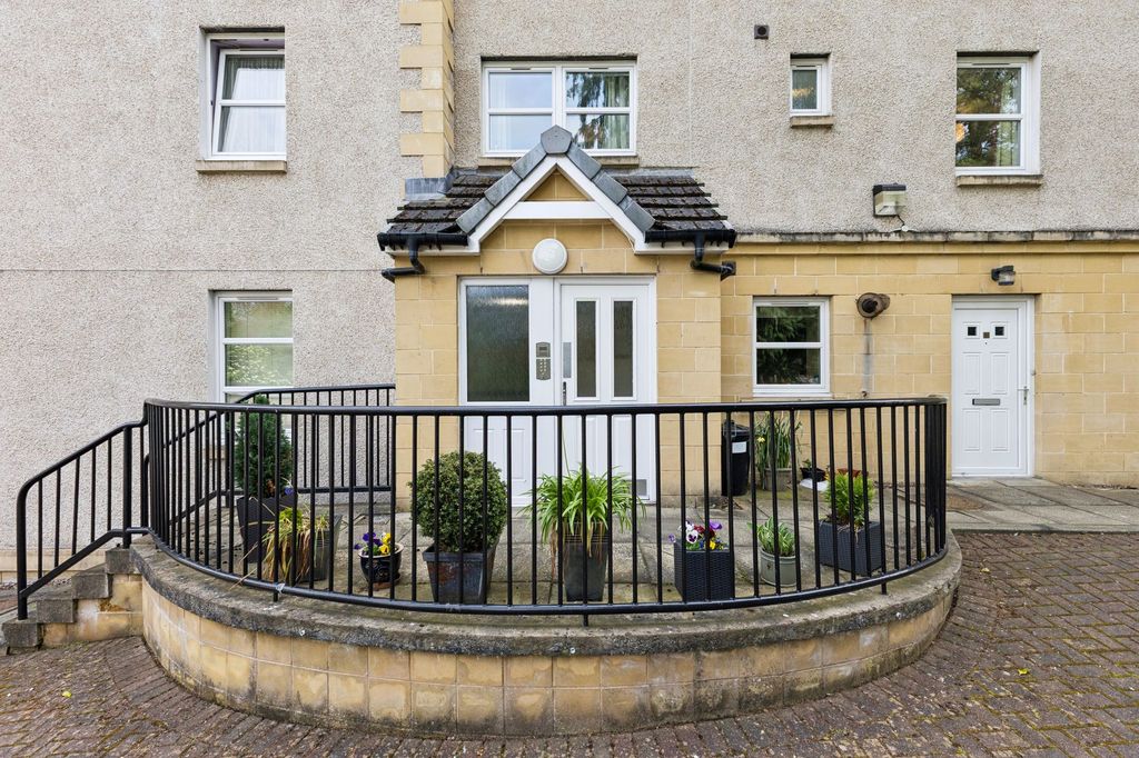 Additional image 15 of 2 bed flat for salePitheavlis Crescent, Oaklands Pitheavlis Crescent PH2
