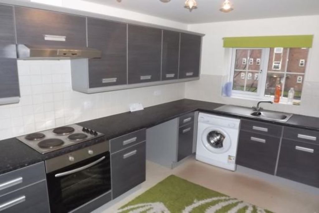 Property photo 3 of 6 Kitchen