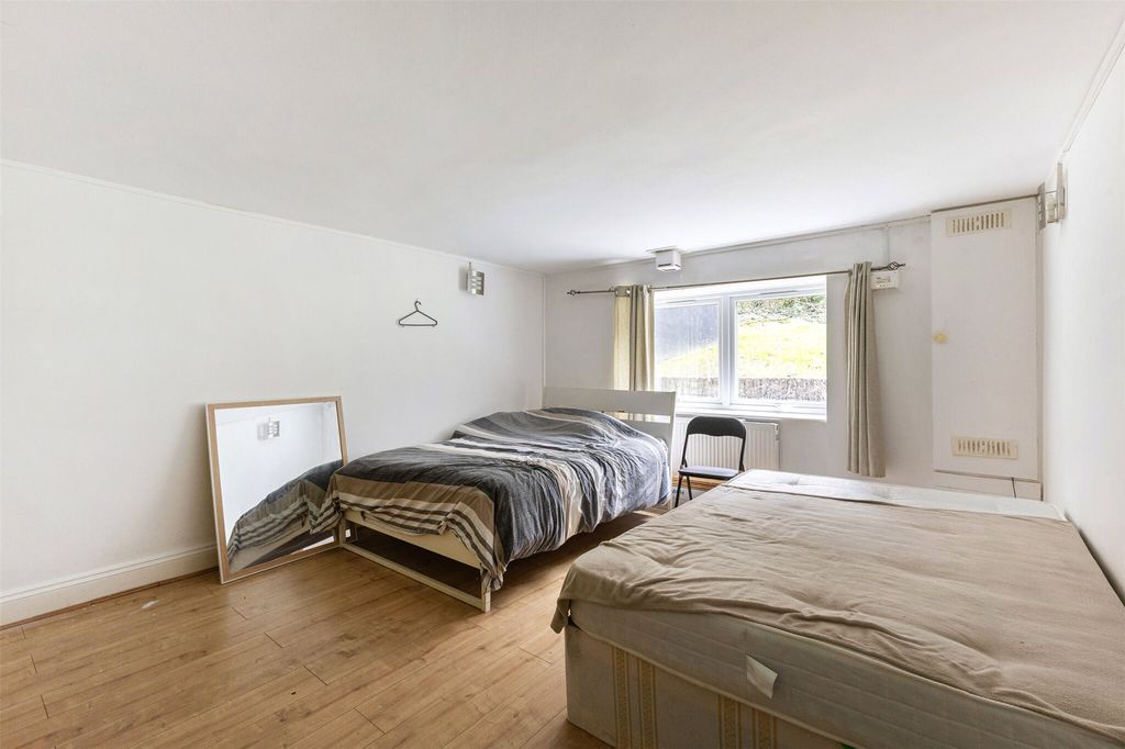 Property photo 2 of 11 Picture No. 04