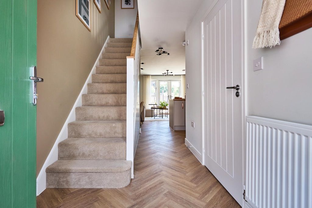 Property photo 2 of 10 Spacious And Bright Hallway With Views Through To The Garden
