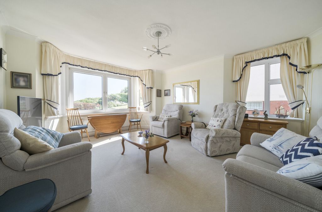 Property photo 2 of 20 Sitting Room