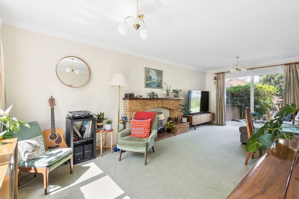 Property photo 2 of 14