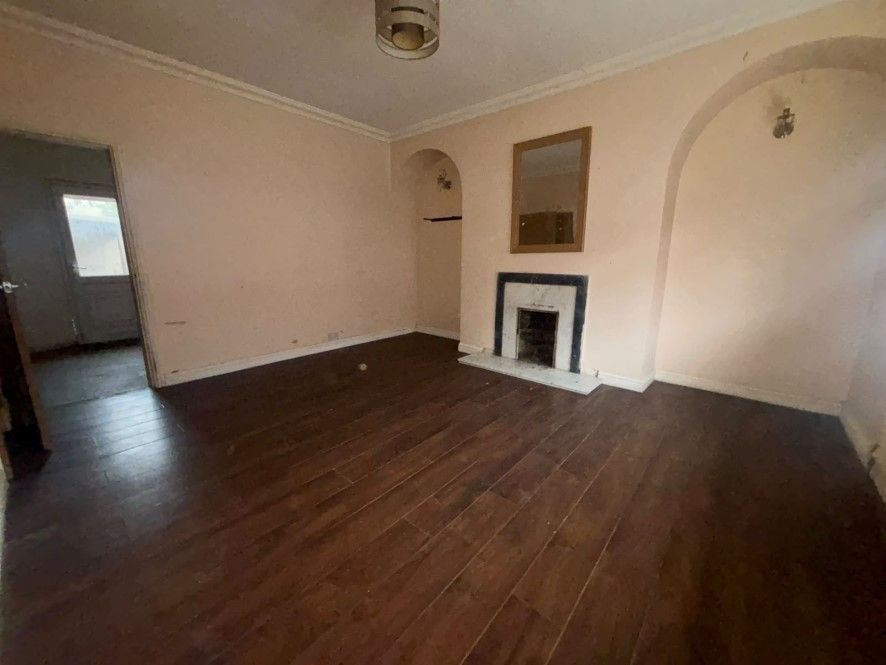 Property photo 2 of 8