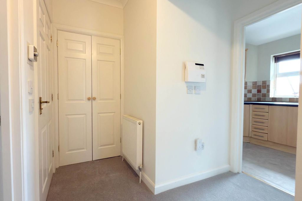 Property photo 3 of 12