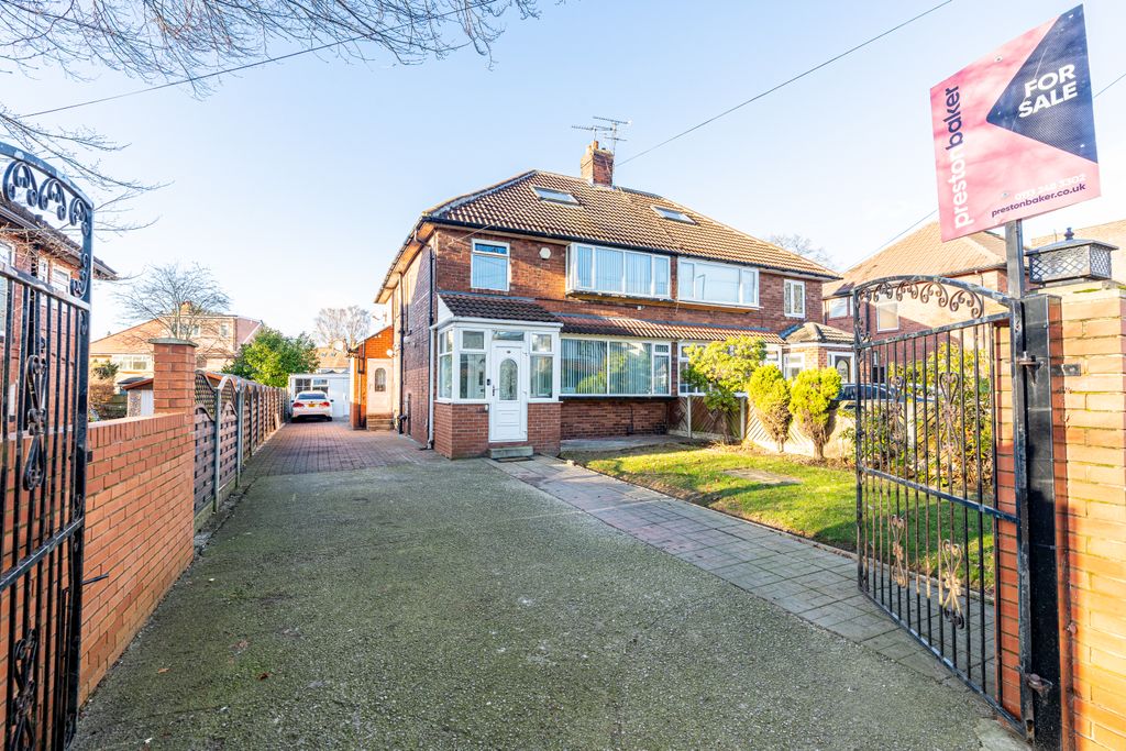 Property photo 2 of 32 Thornlane3