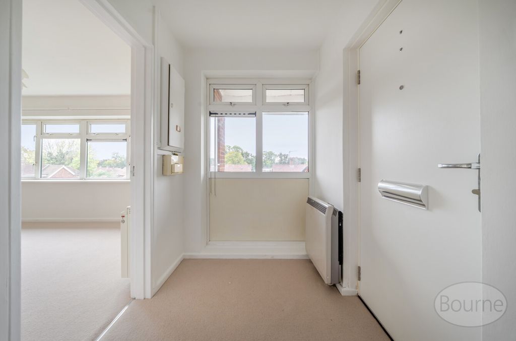 Property photo 2 of 14 E64Baec2-Bdd3-45F...