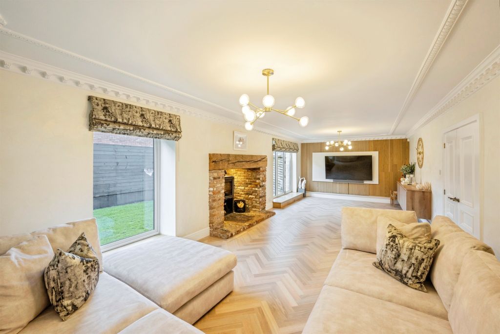 Property photo 2 of 25