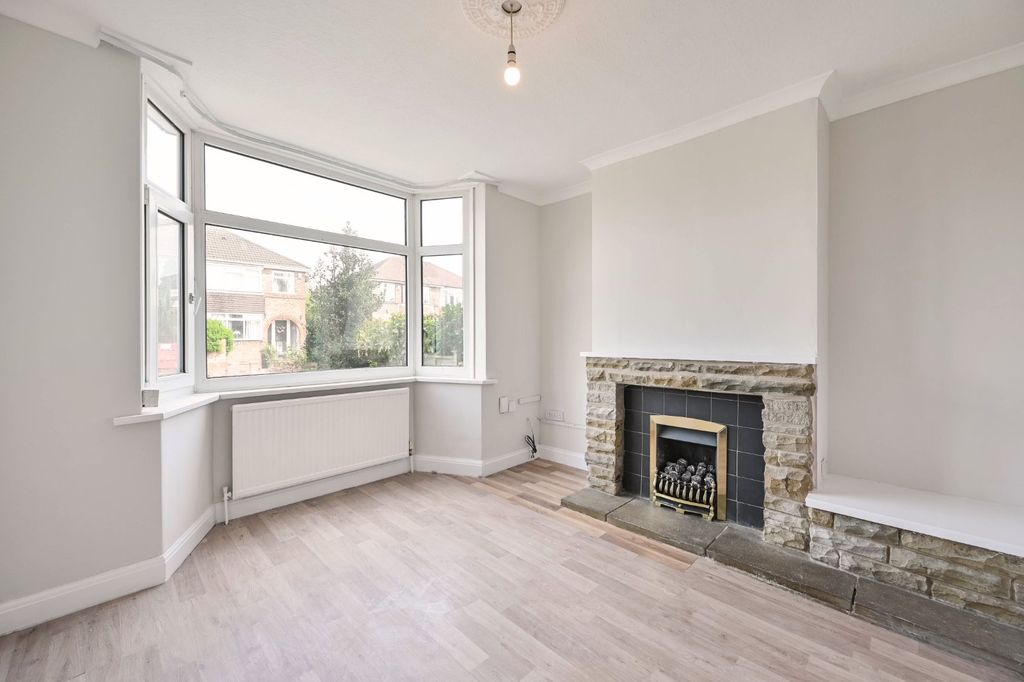 Property photo 2 of 12 Picture 2