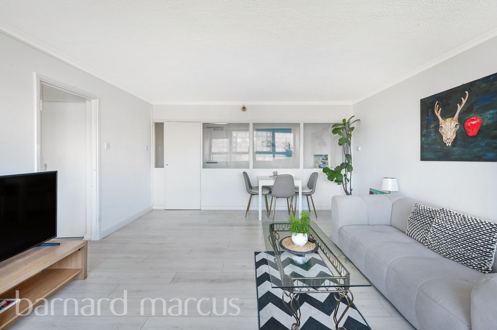 Property photo 2 of 8 Reception Room