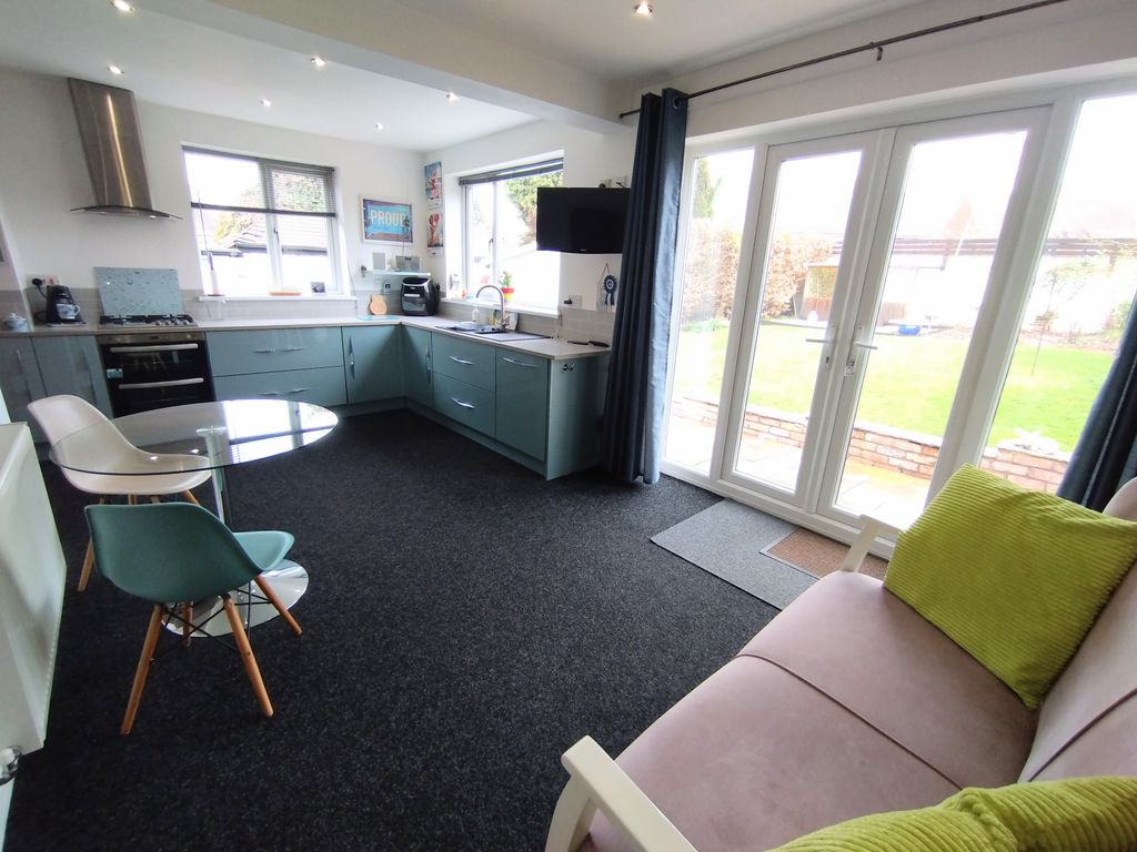 Property photo 2 of 30