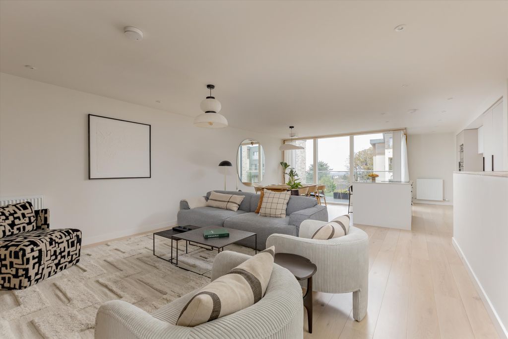 Property photo 2 of 22 Image