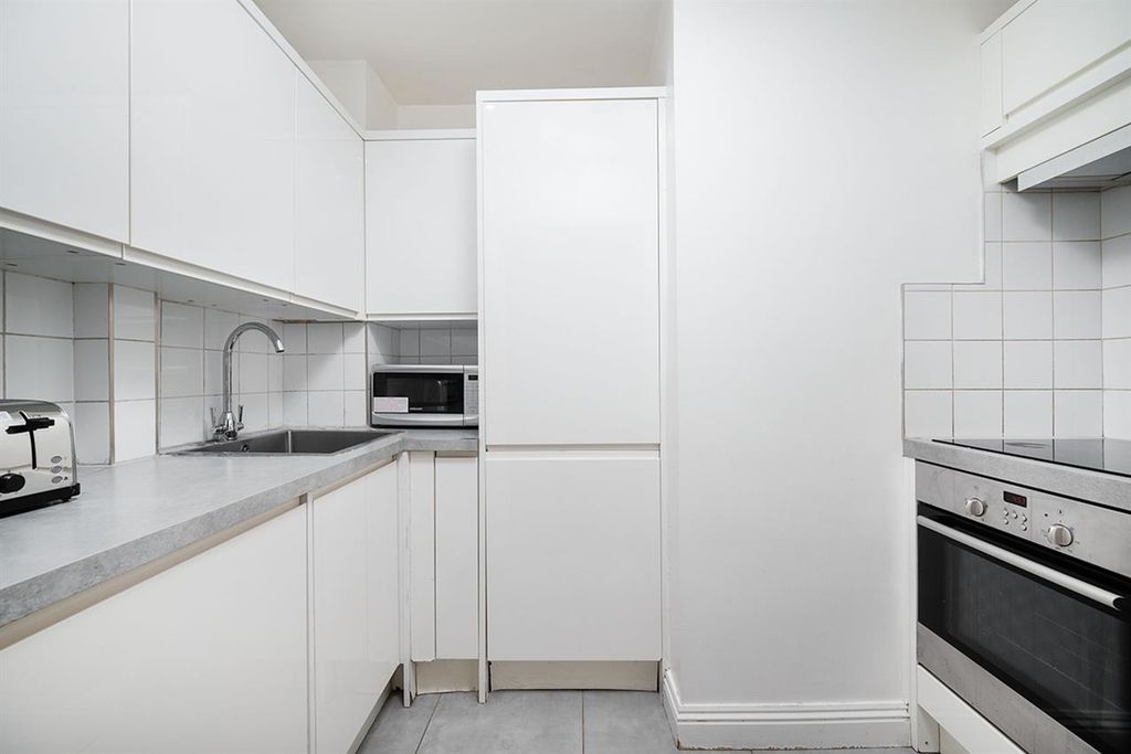 Property photo 3 of 11 Photo 2