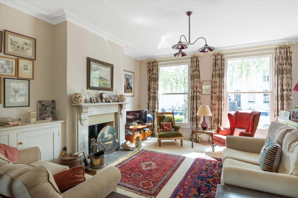 Property photo 2 of 19 Image