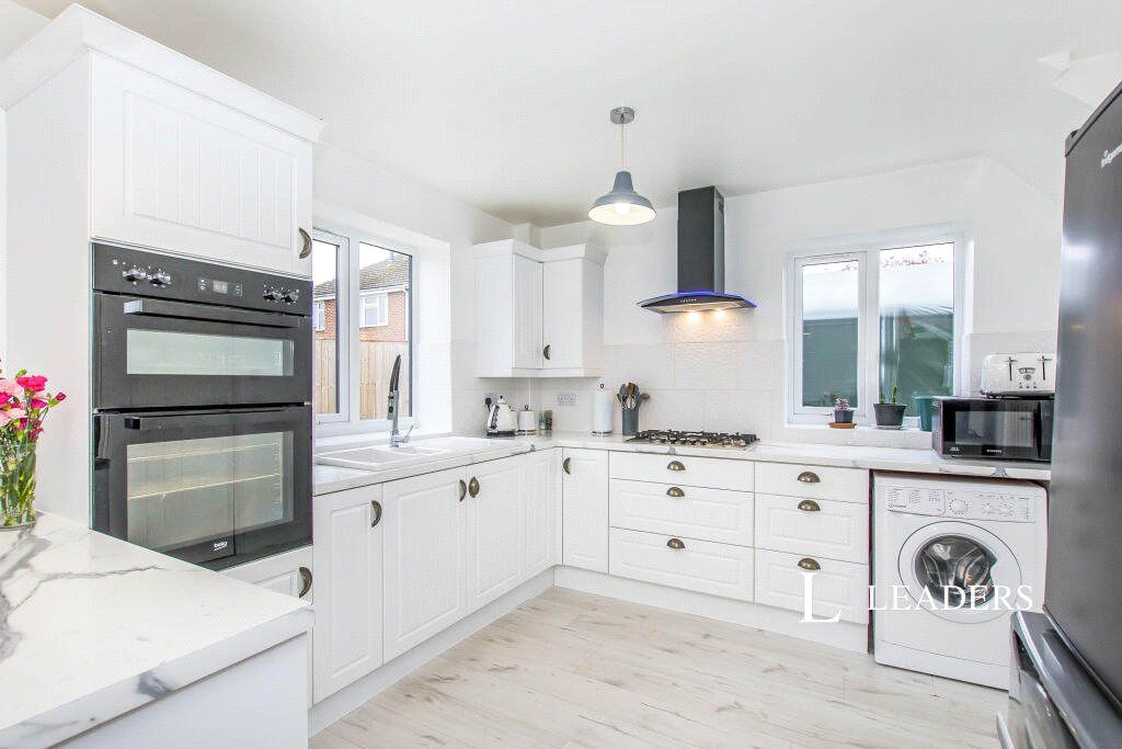 Property photo 2 of 11 Picture No. 34