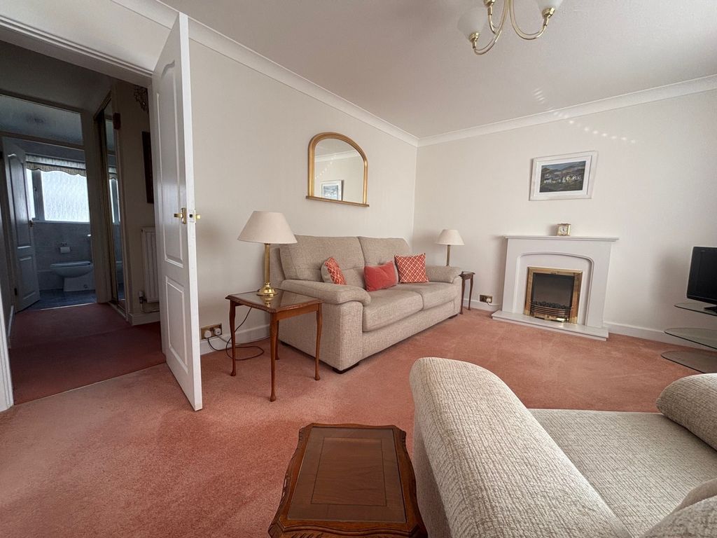 Property photo 2 of 12 655378465