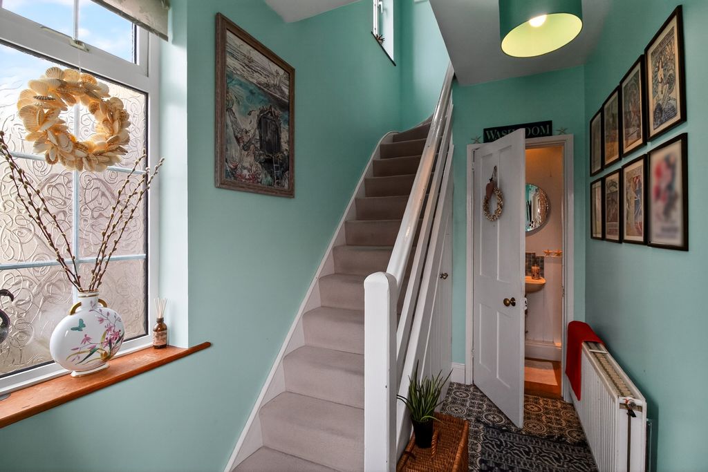 Property photo 2 of 22