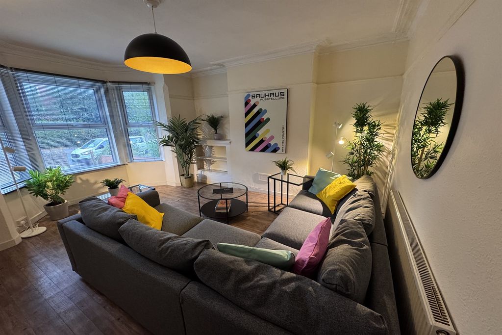 Property photo 1 of 29 (Main)