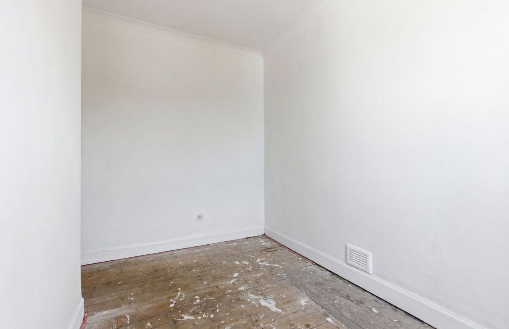 Additional image 16 of 2 bed flat for saleLime Road, Tamfourhill, Falkirk FK1