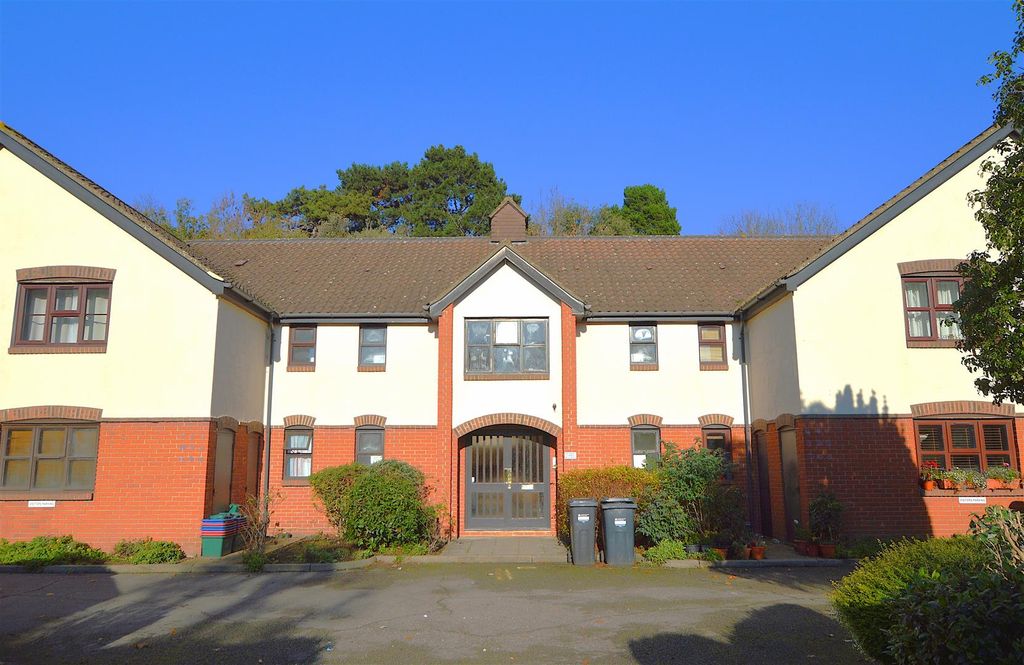 Property photo 1 of 5 25 Beaumont Place Front.Jpg