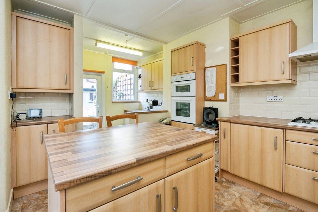 Property photo 3 of 20 Pbox-Img.Jpg