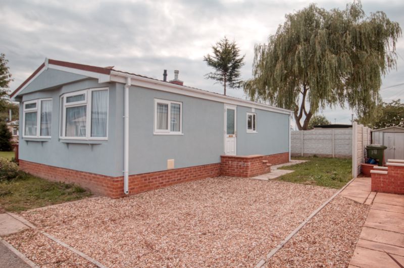 Property photo 1 of 9 Frontal